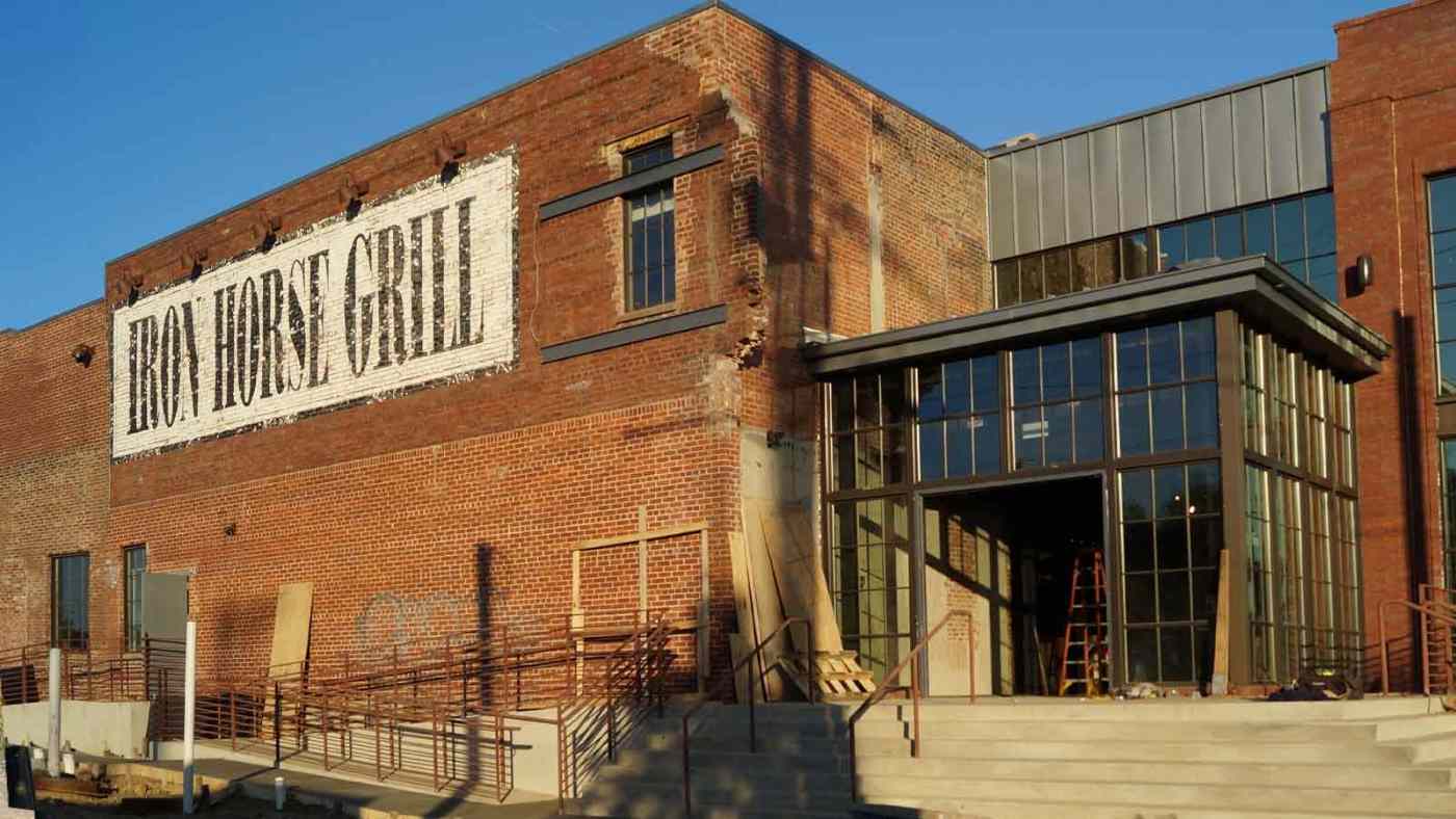 The Iron Horse Grill MS/Music Experience