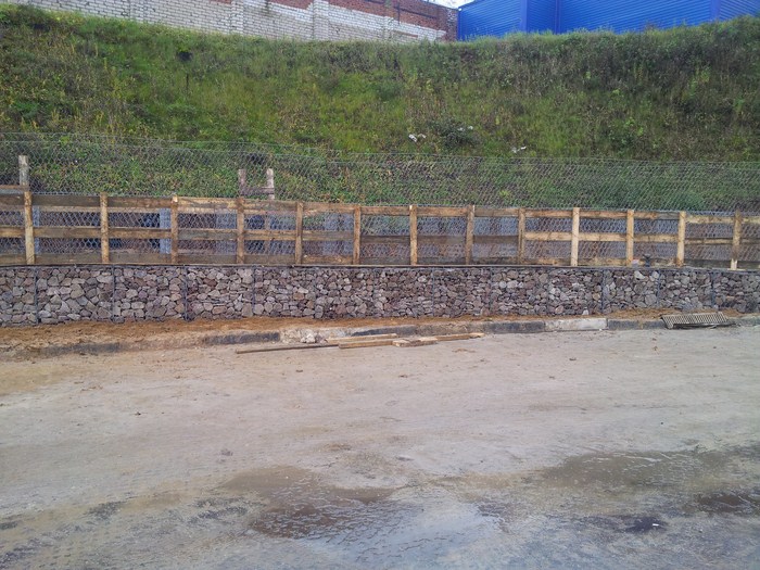 Construction of toe wall NNCONSTRUCTION NNCONSTRUCTION