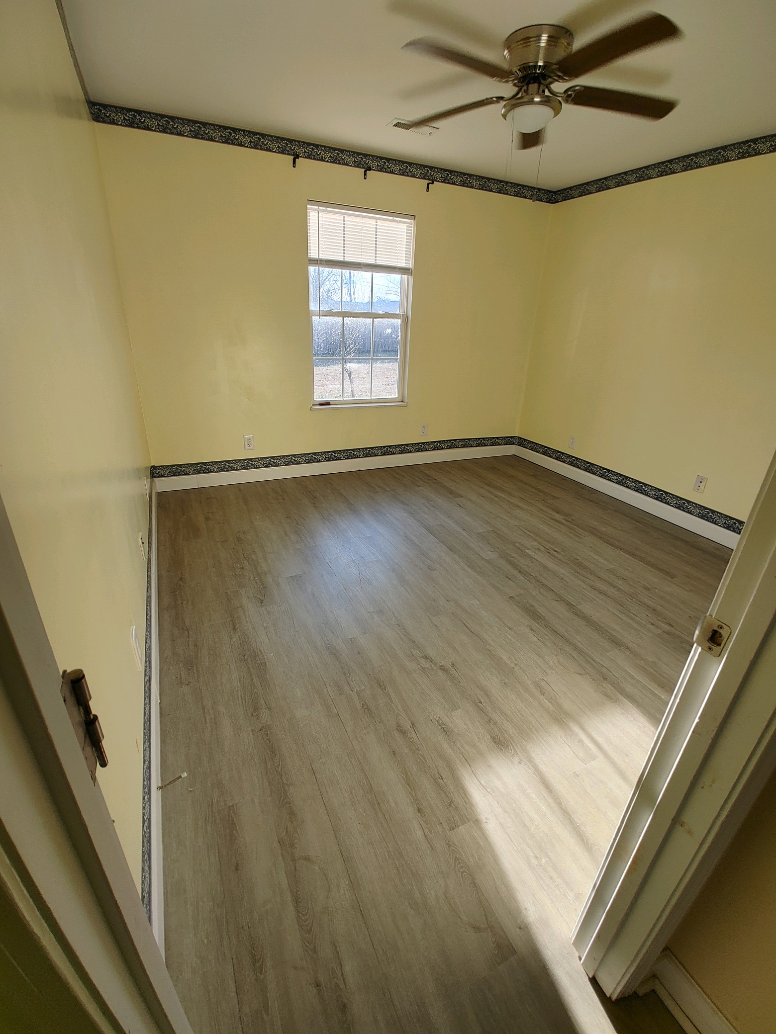 2/2 Great Neighborhood, Double Garage Greenback, Tn No Bank Property