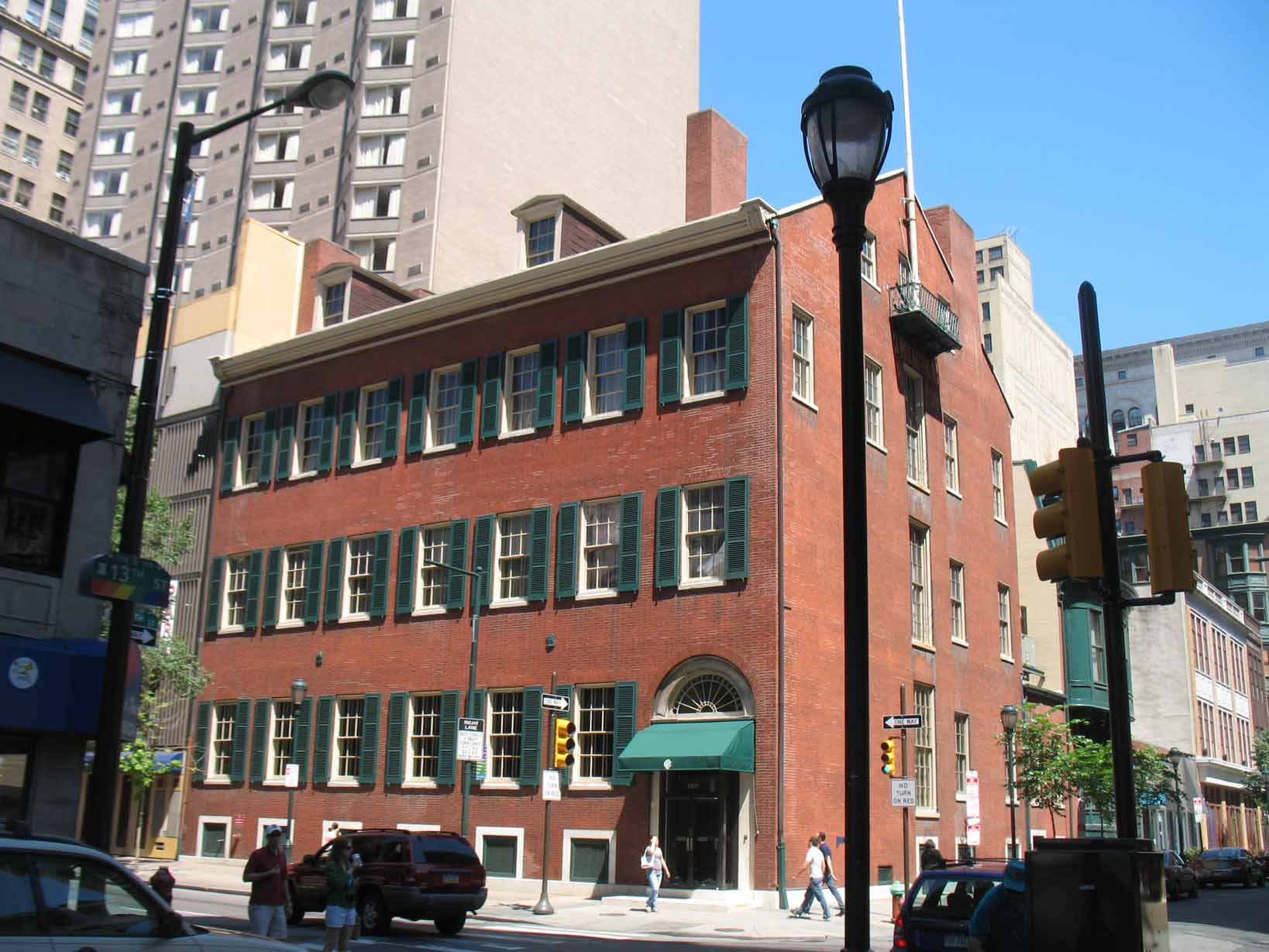 Clubs and associations as a source of social status in America