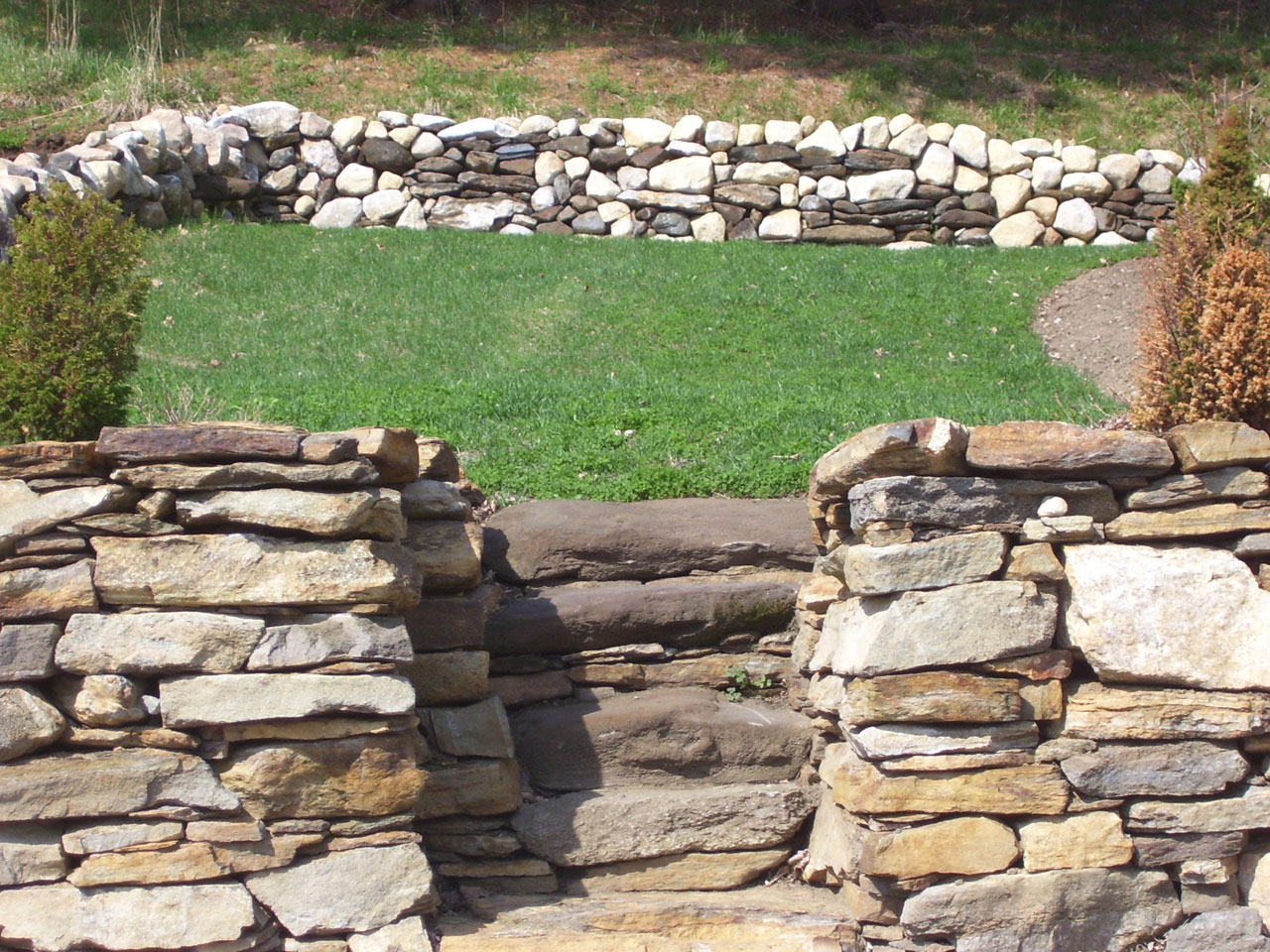 Freestanding & Retaining Walls Noble Stone