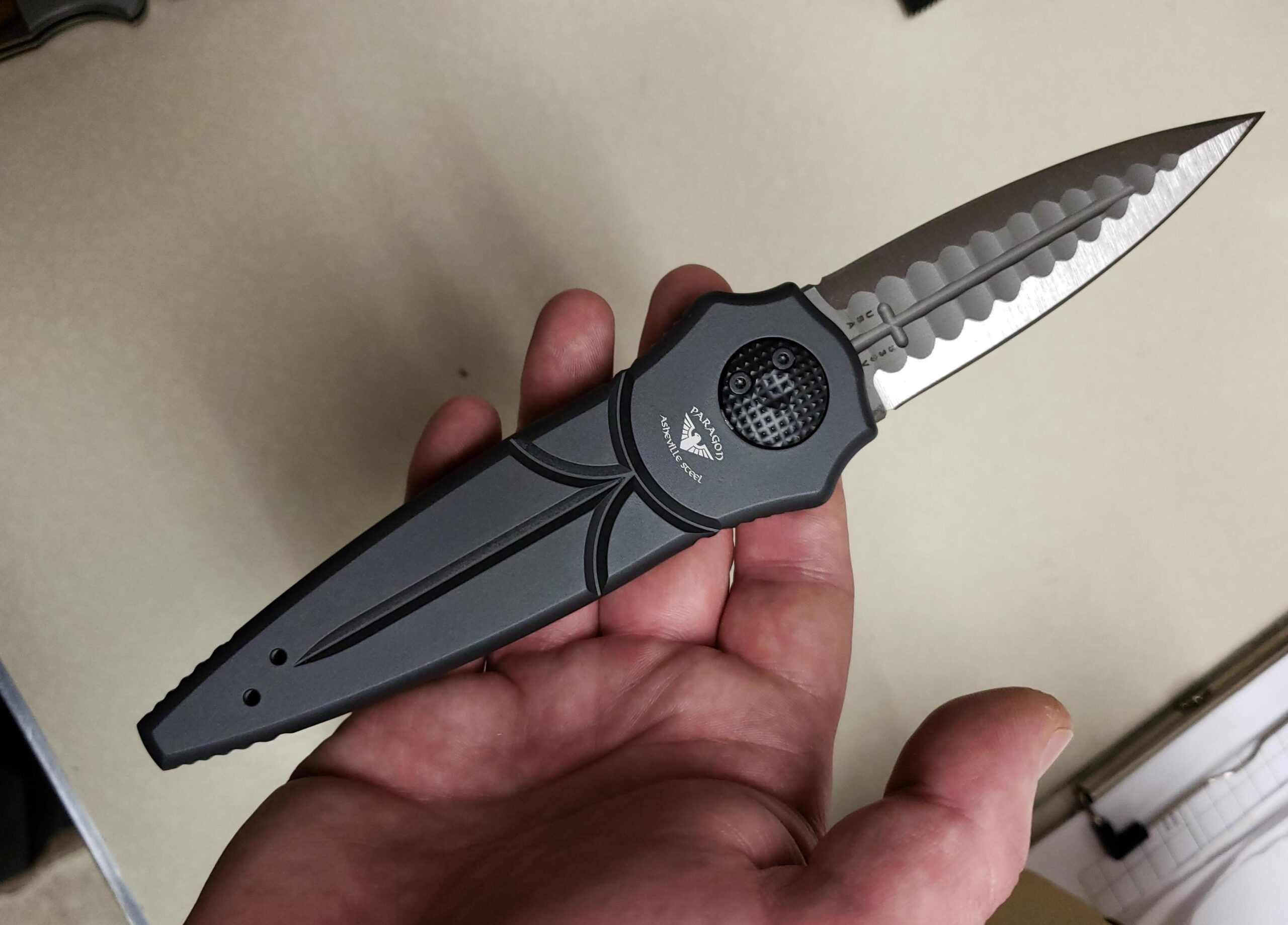 Why Are Gravity Knives Illegal? Their Mechanism and Legal Status