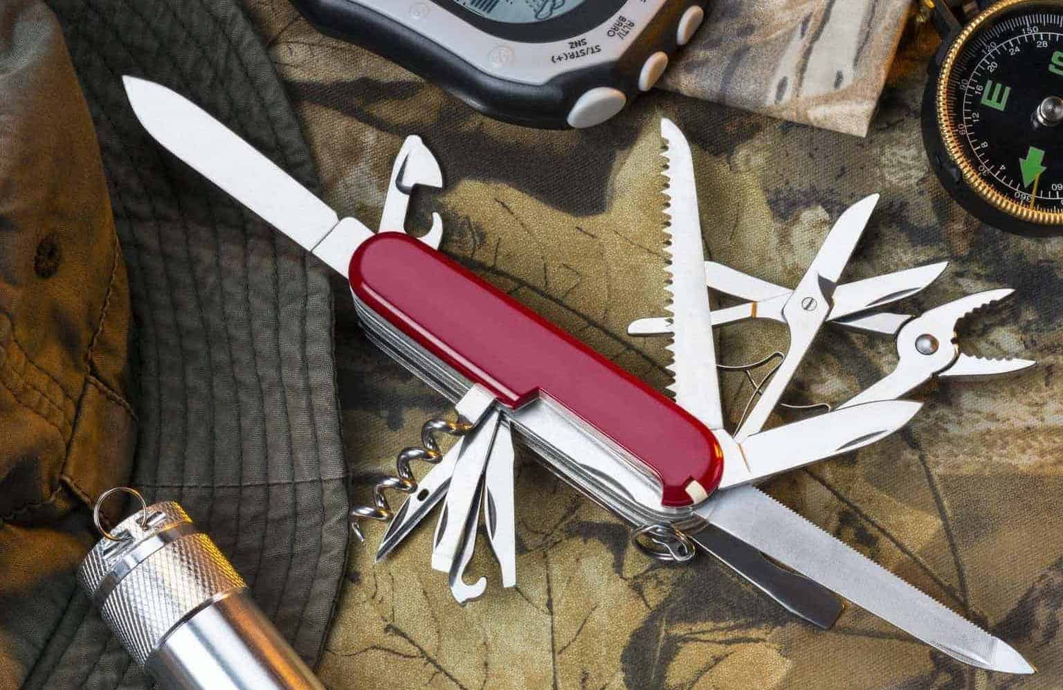 Leatherman vs Swiss Army Knife Best MultiTool Comparison