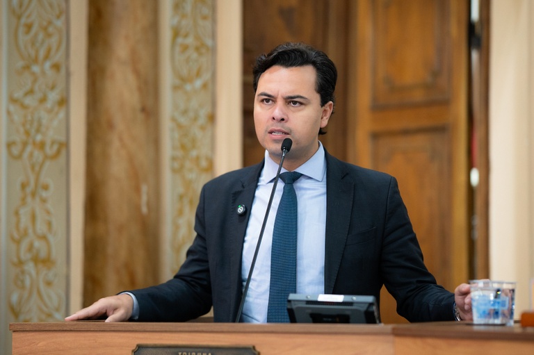 “Dino apareceu em anotação de 15 bilhões do Vorcaro”, diz Jeffrey Chiquini