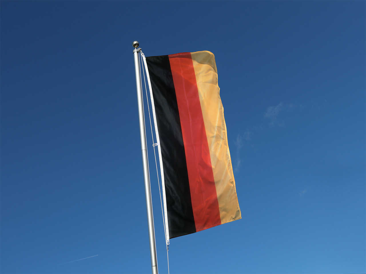 Drapeau allemand vertical 80 x 200 cm MonsieurDrapeaux