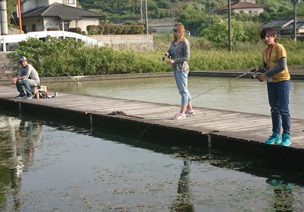 ご家族で釣り 福岡の釣り堀での様子をギャラリーページにて詳しく掲載しています