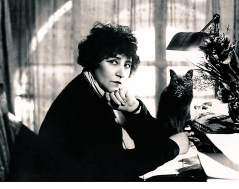 Mulțumiri speciale Tinei Turner, lui Mary Quant, lui Niki de Saint Phalle și comunității