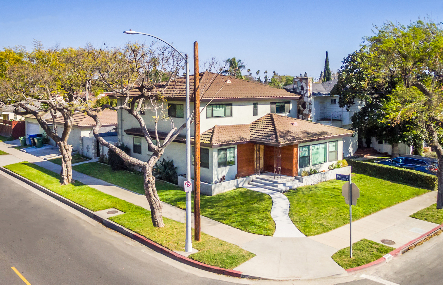Big Remodeled Home in Leimert Park (Los Angeles, Ca) NOHCO Real Estate