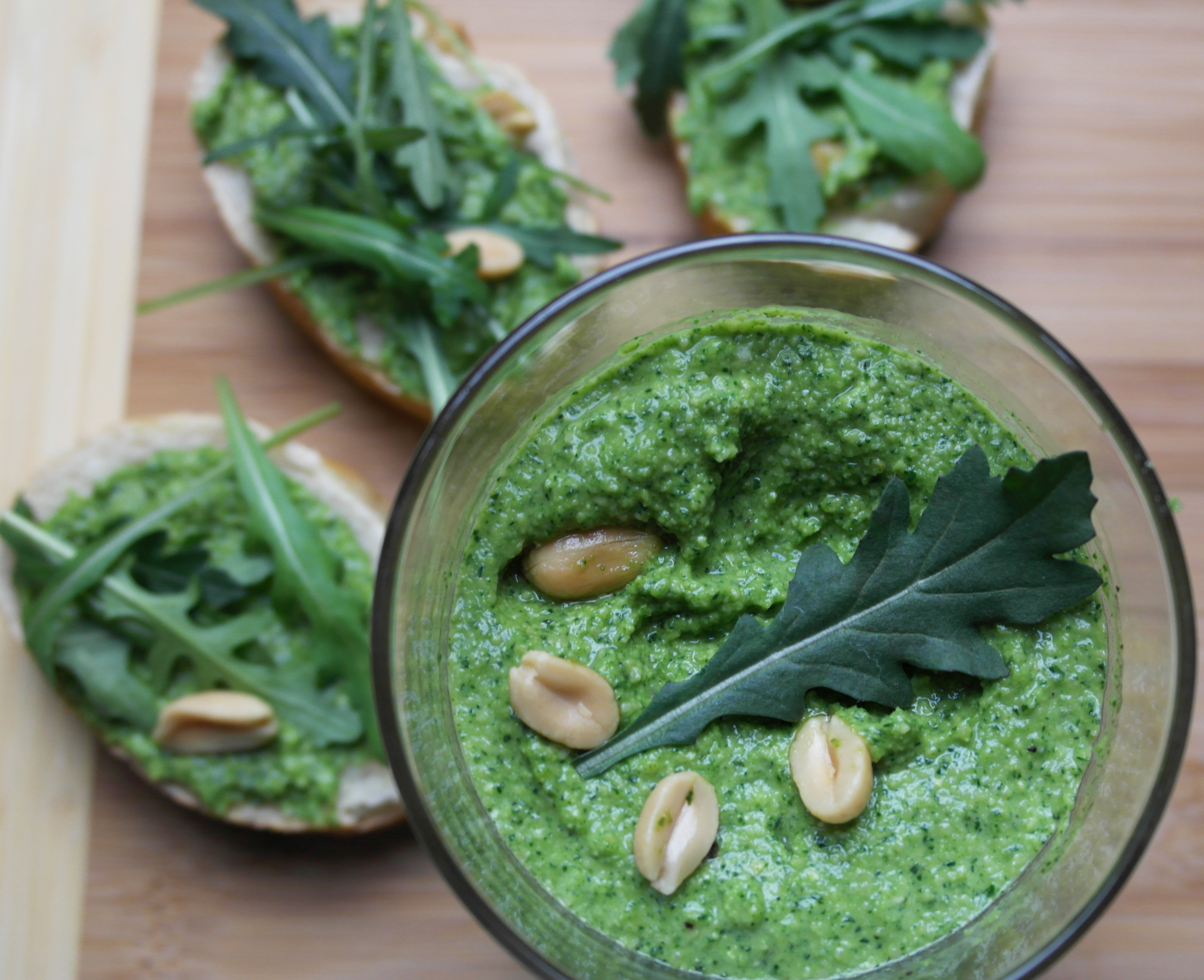 {pestostorm} veganes erdnussrucolapesto vegan peanut rocket pesto