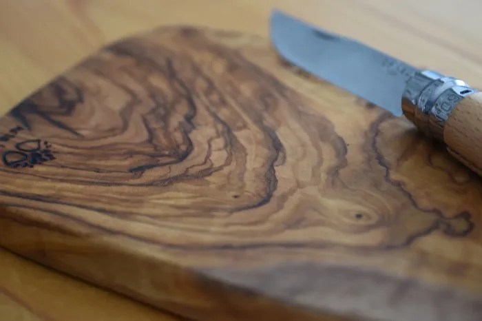 キャンプでおすすめのカッティングボード！おしゃれで清潔なまな板5選！｜ノマドキャンプ