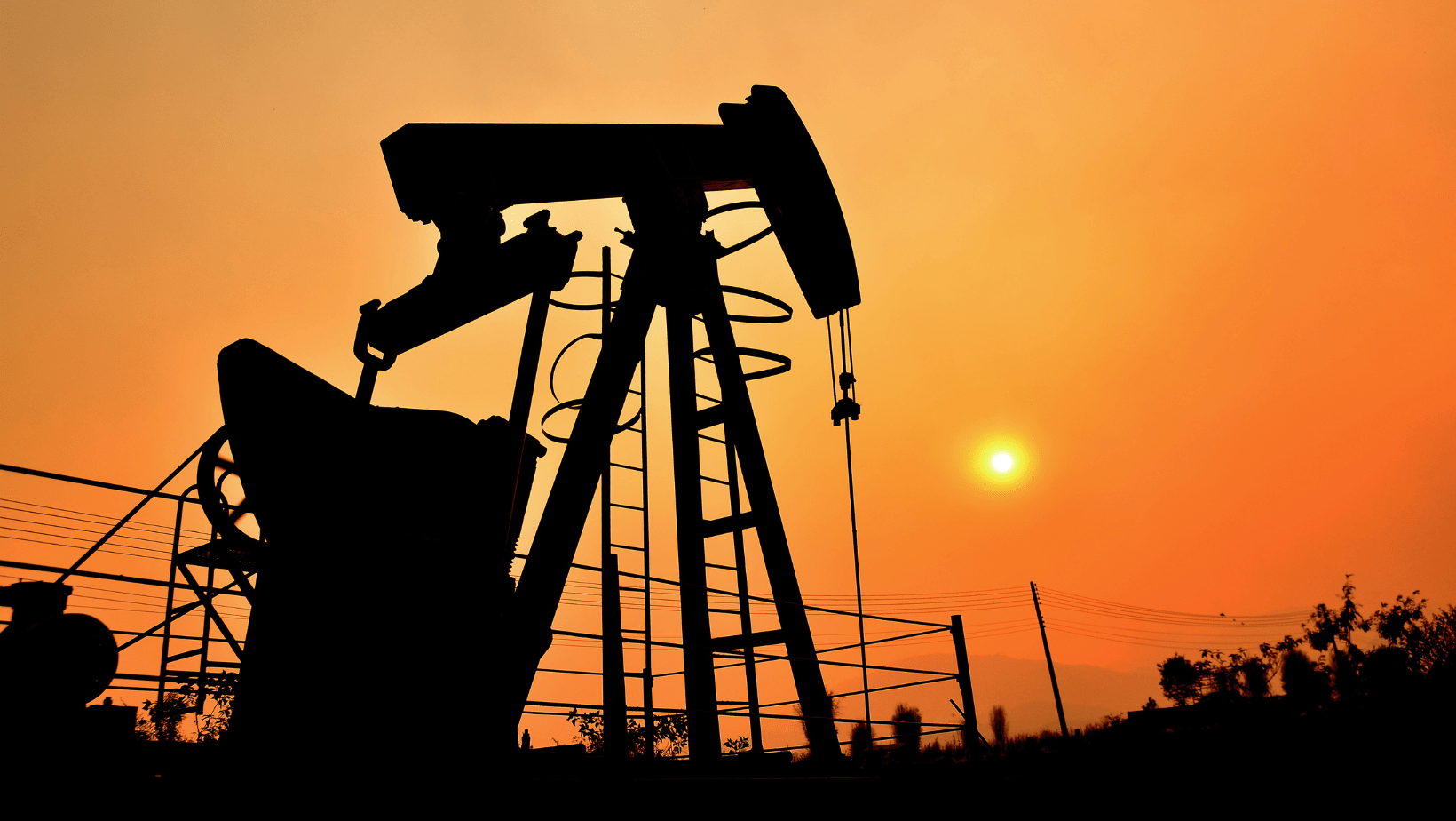 How Does the Oil & Gas Industry Work? Nomadis