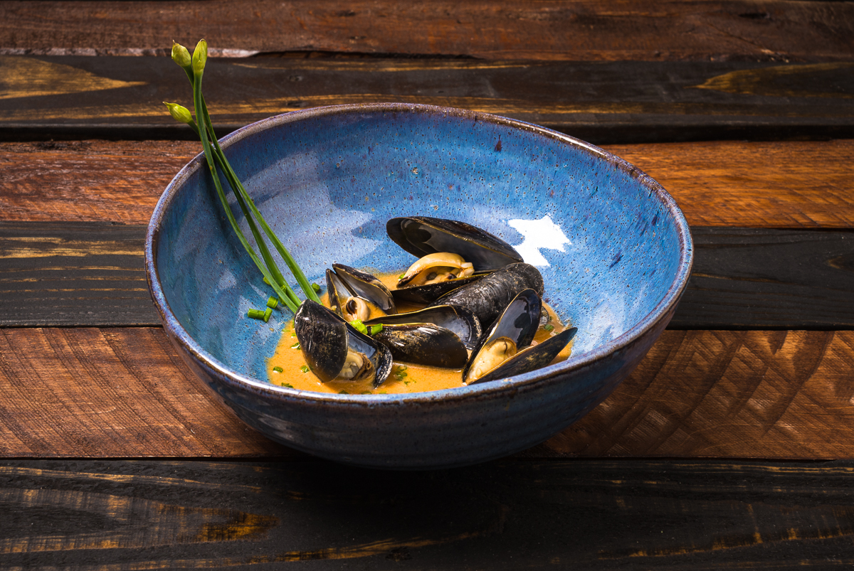Sake Steamed Mussels in a Thai Red Curry Sauce Nomageddon