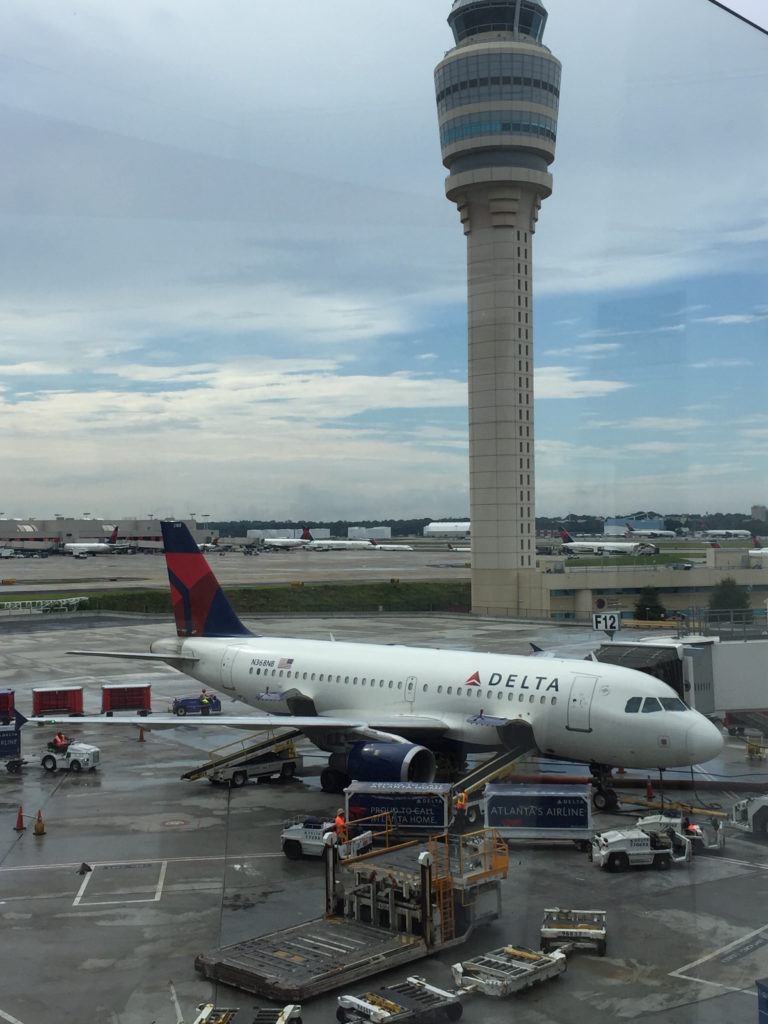 REVIEW Delta Sky Club, ATL Concourse F No Mas Coach!