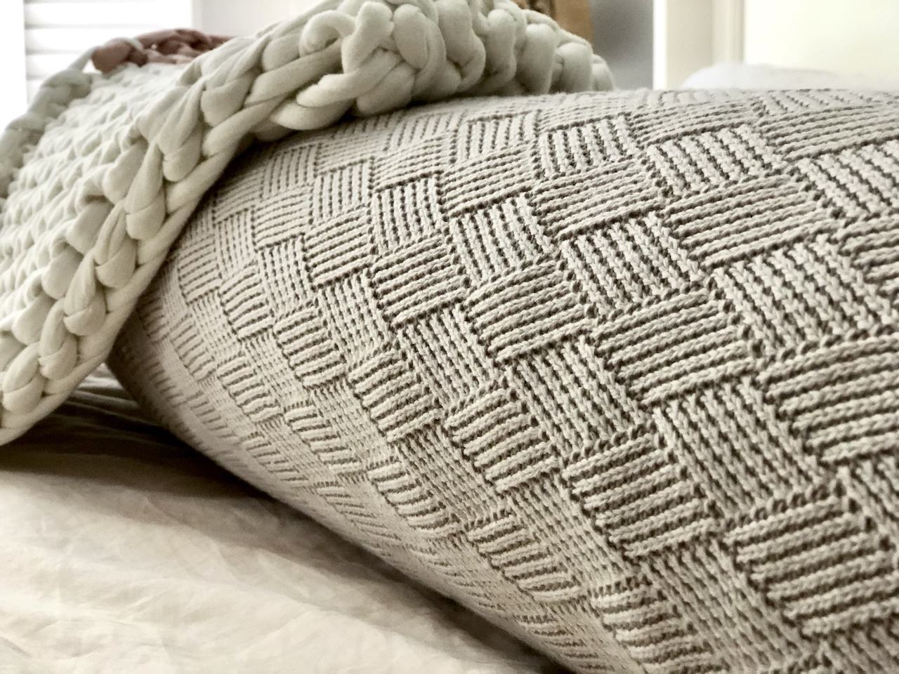 Bearaby Cuddler Review The best body pillow for sidesleepers and