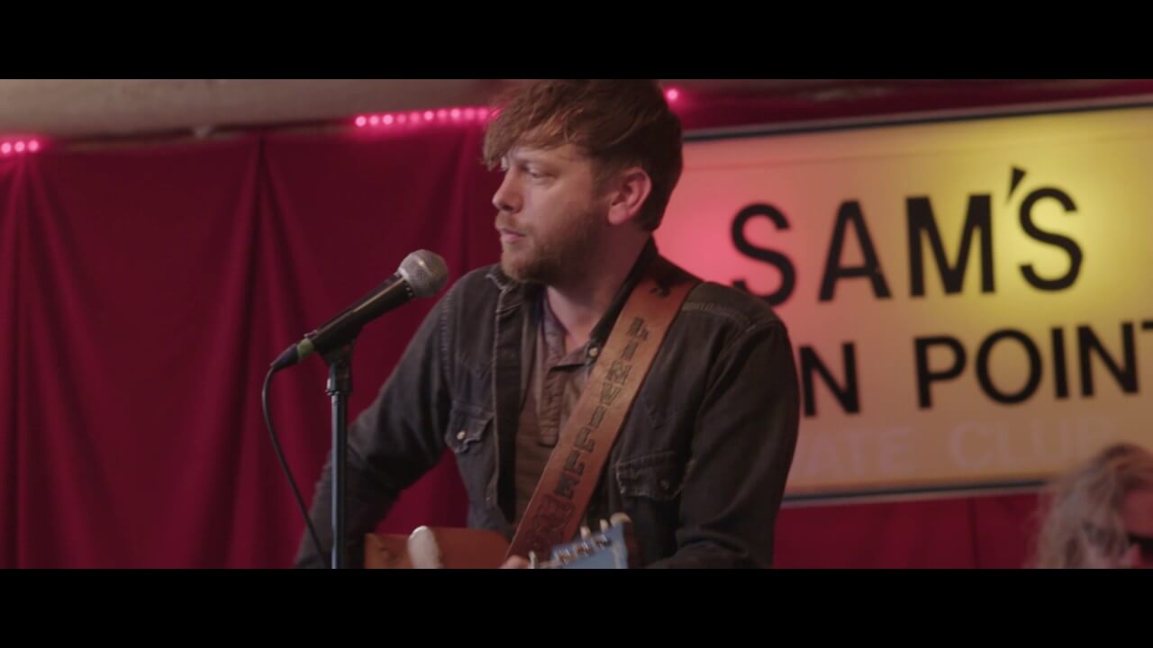 Ahead of regional tour, step into Travis Linville's 'Bar Room'