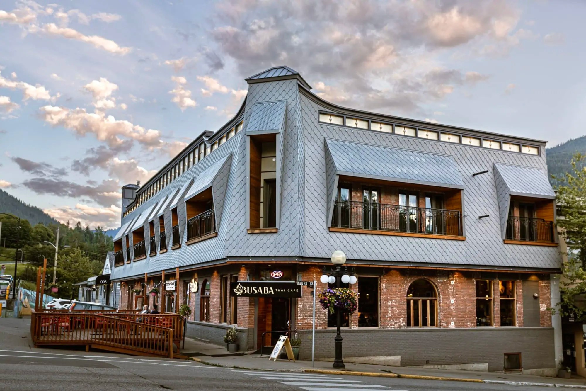 Review The Savoy Hotel in Nelson, BC a Perfect Boutique Stay in the