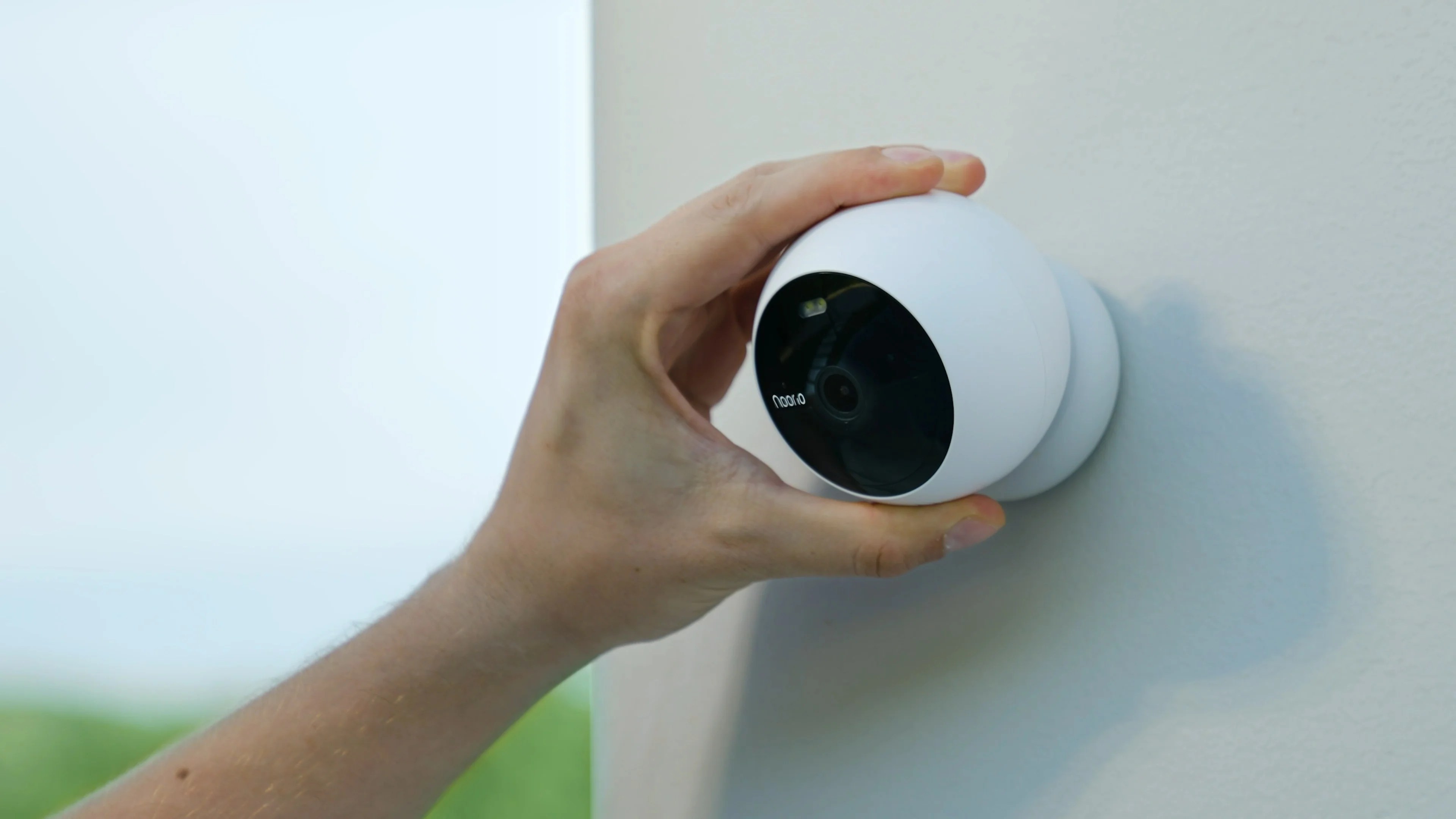 How to Install Noorio Security Camera with or Mounting Bracke