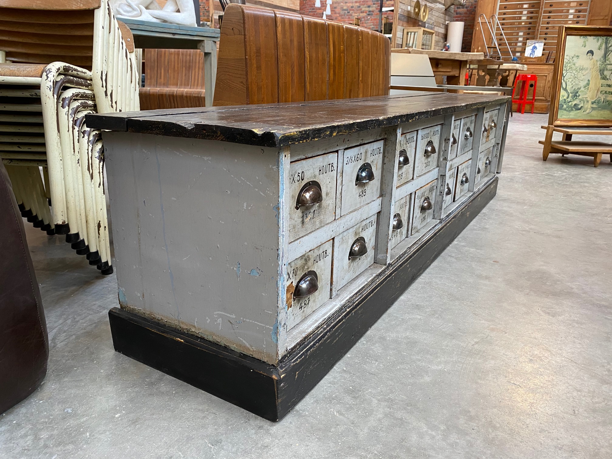 Ancien meuble d'atelier Nord Factory