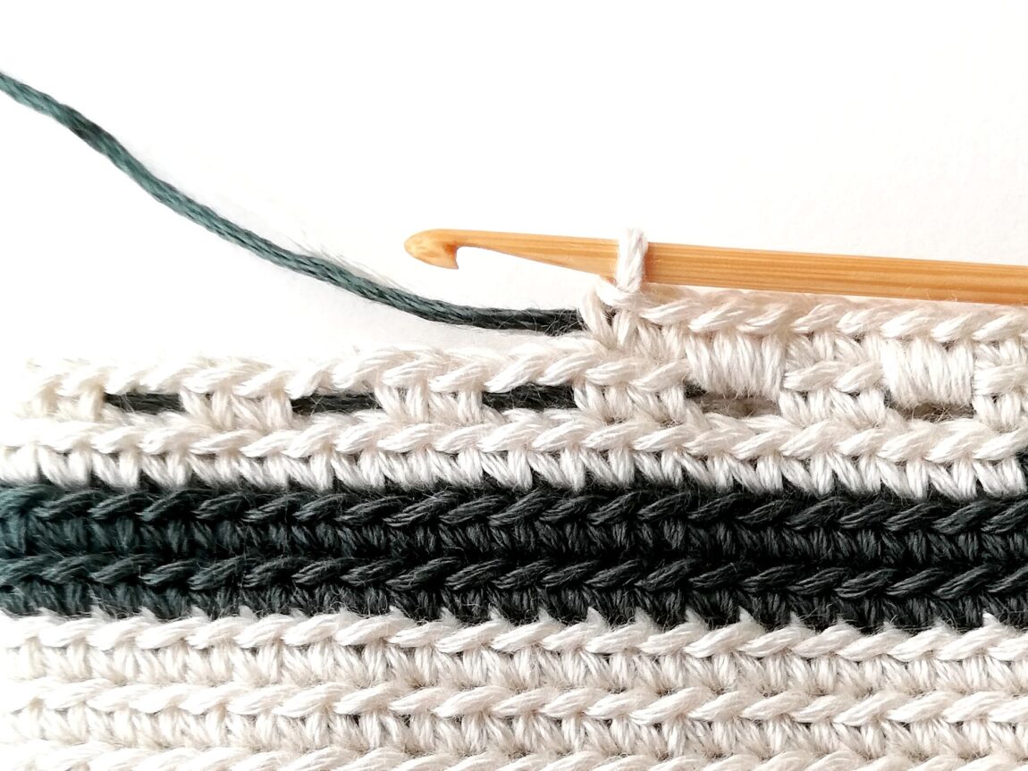 How to make holes in tapestry crochet Nordic Hook