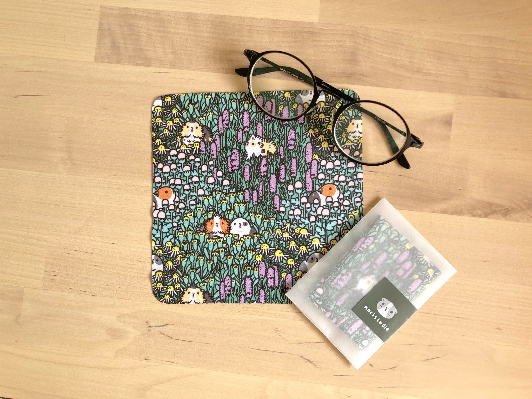 Microfiber Lens Cleaning Cloth with Noristudio Guinea Pigs and Garden