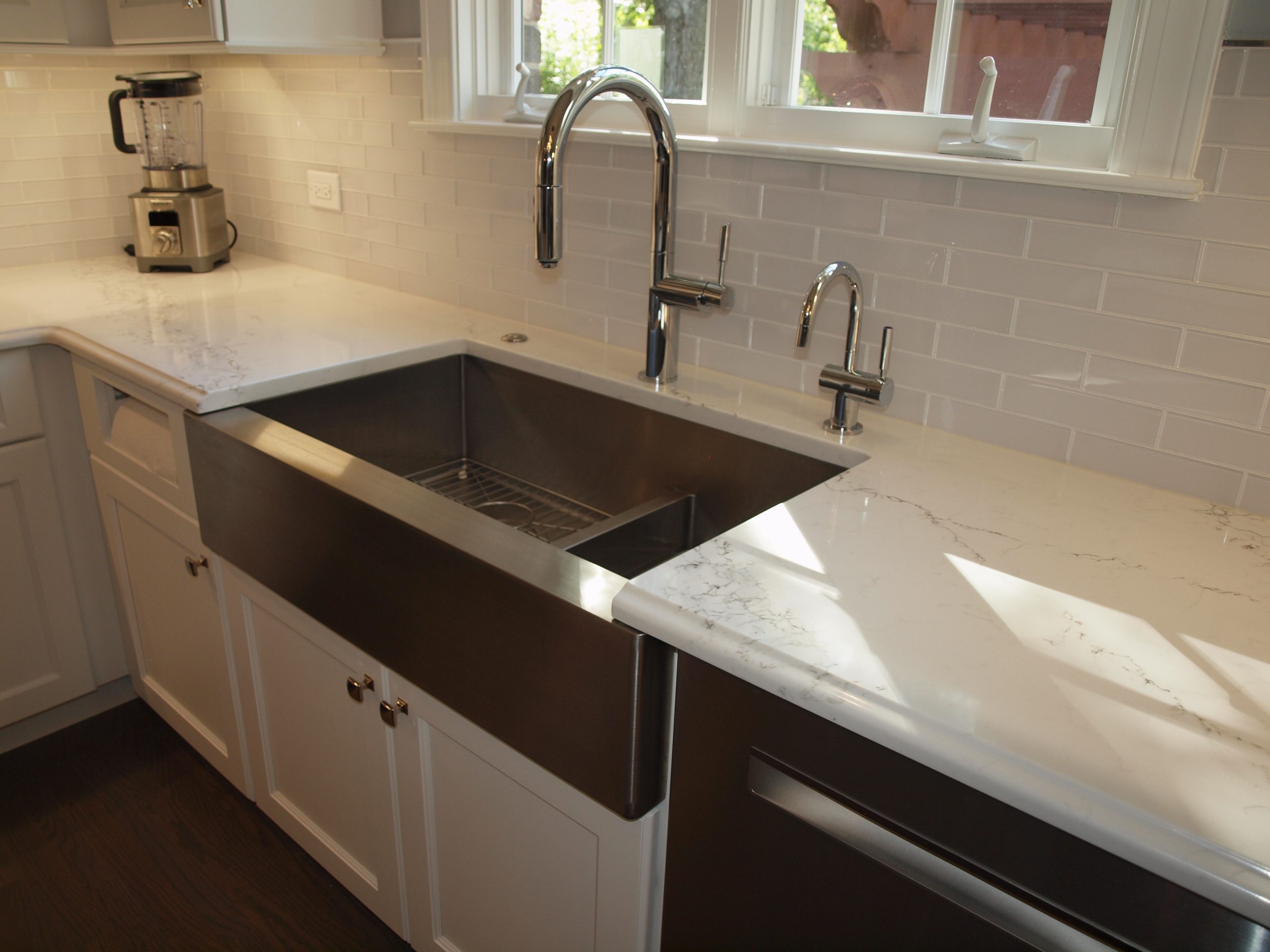 Including Filtered Water Dispensers in Your Kitchen Remodel