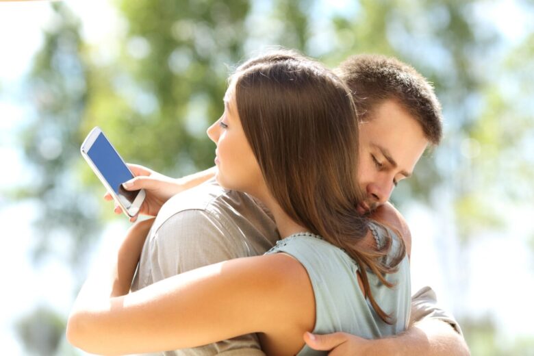 5 Secret Apps Cheaters Use to Hide Their Affairs 2020