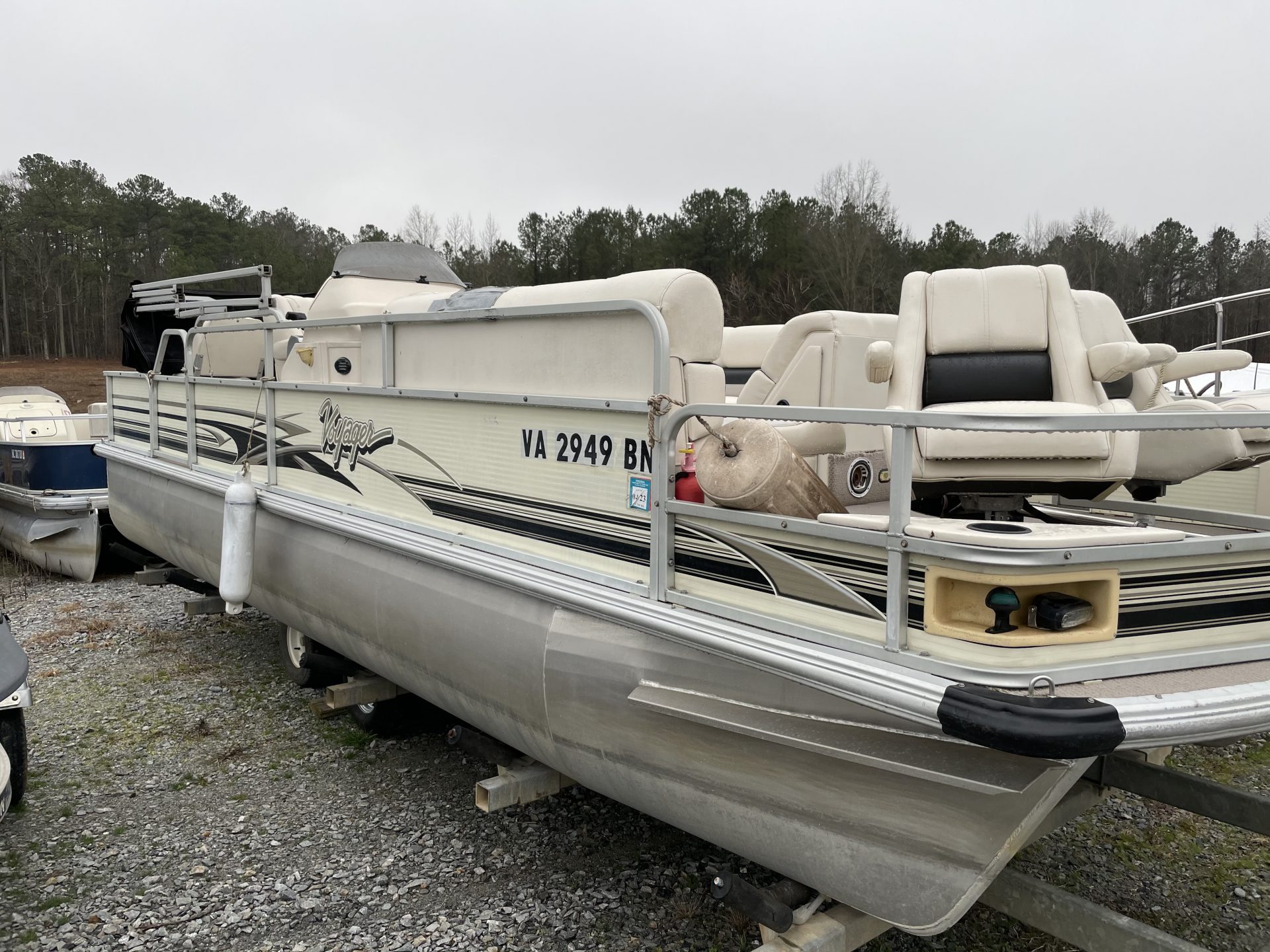 24′ VOYAGER FISHING PONTOON DAILY RENTAL Northampton Marine