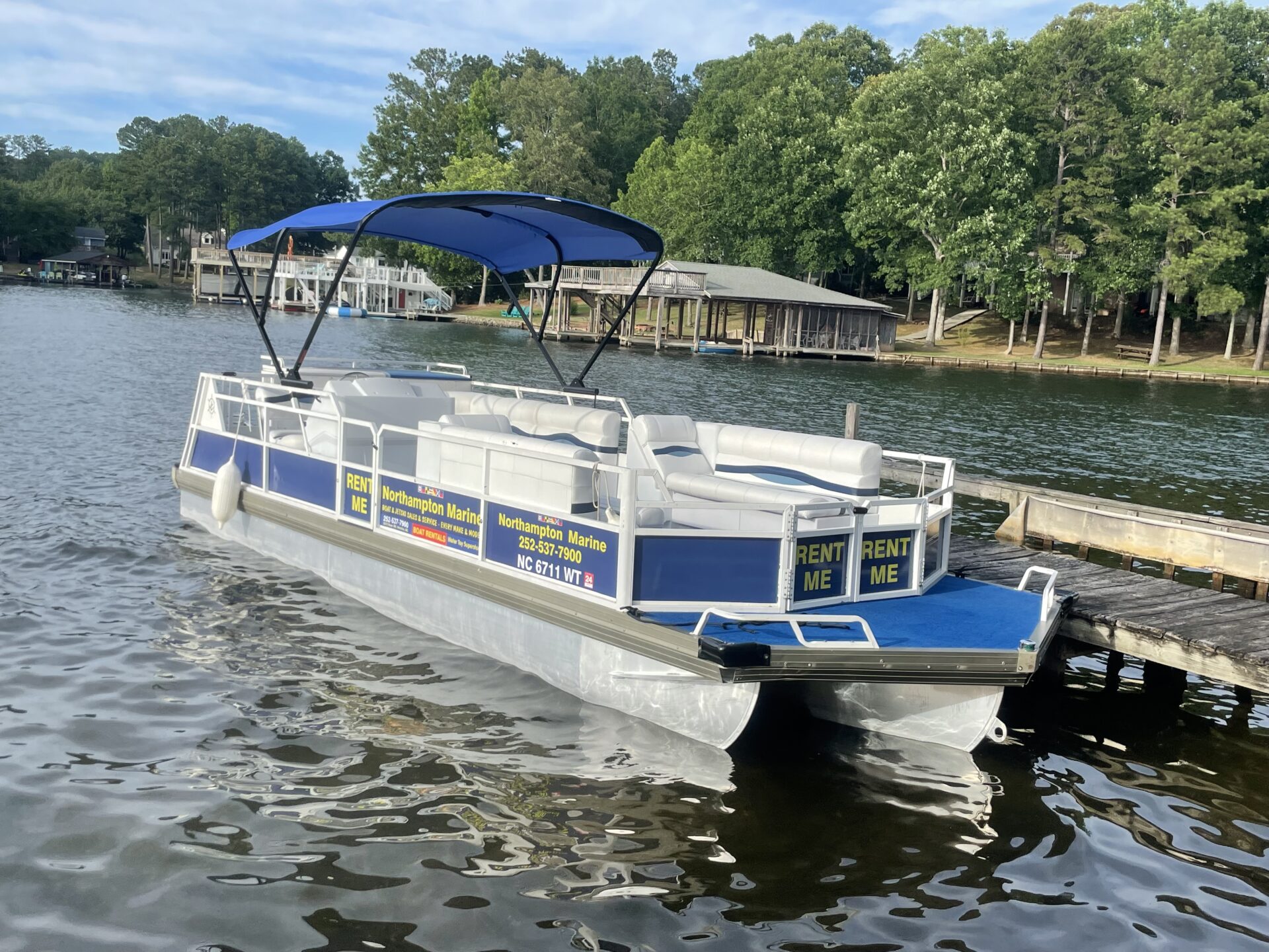 25′ TRITOON 140 HP MULTI DAY BOAT RENTAL Lake Gaston Northampton Marine