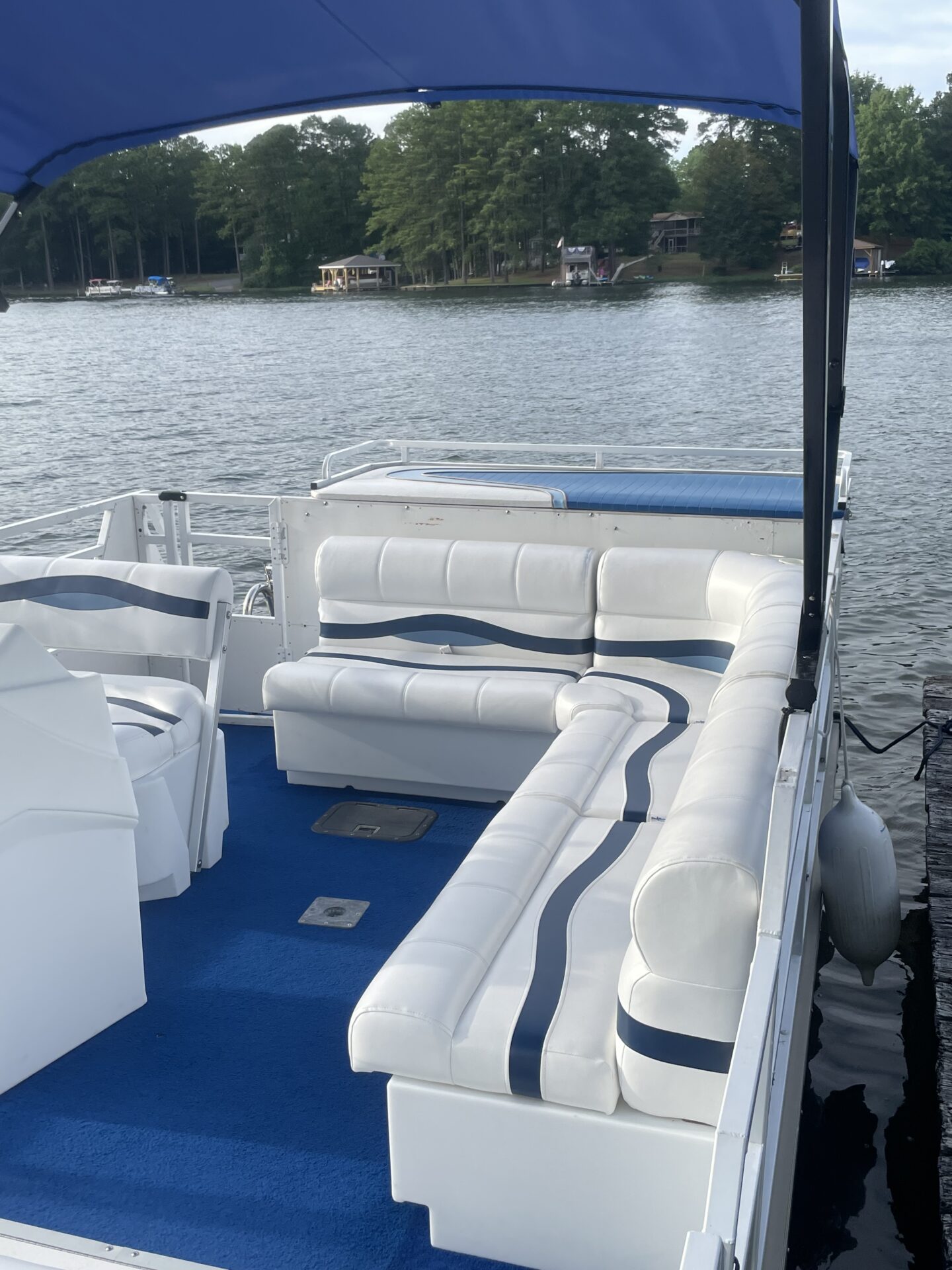 25′ TRITOON 140 HP MULTI DAY BOAT RENTAL Lake Gaston Northampton Marine
