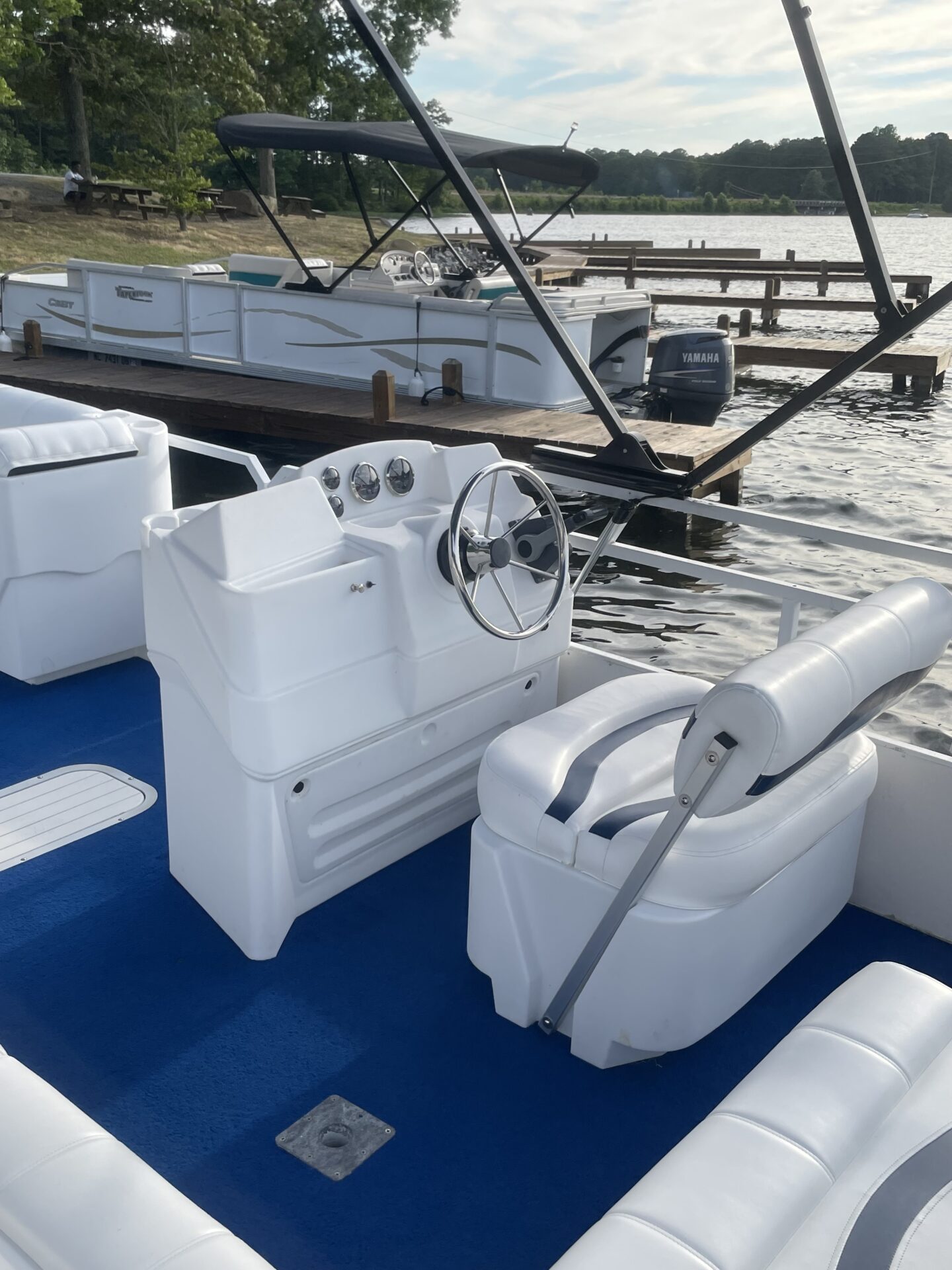 25′ TRITOON 140 HP MULTI DAY BOAT RENTAL Lake Gaston Northampton Marine
