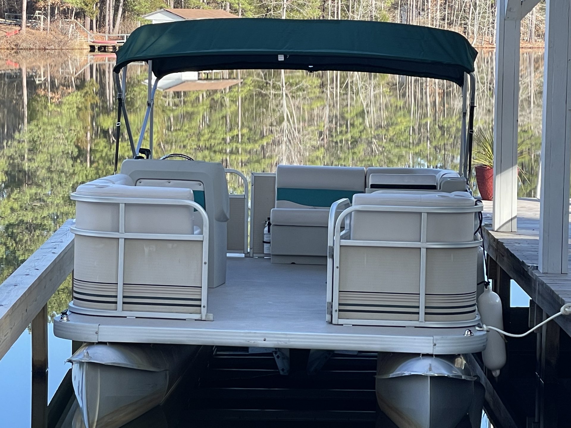 18′ PREMIER PONTOON 30HP **SUPER GAS SAVER** DAILY BOAT RENTAL Lake