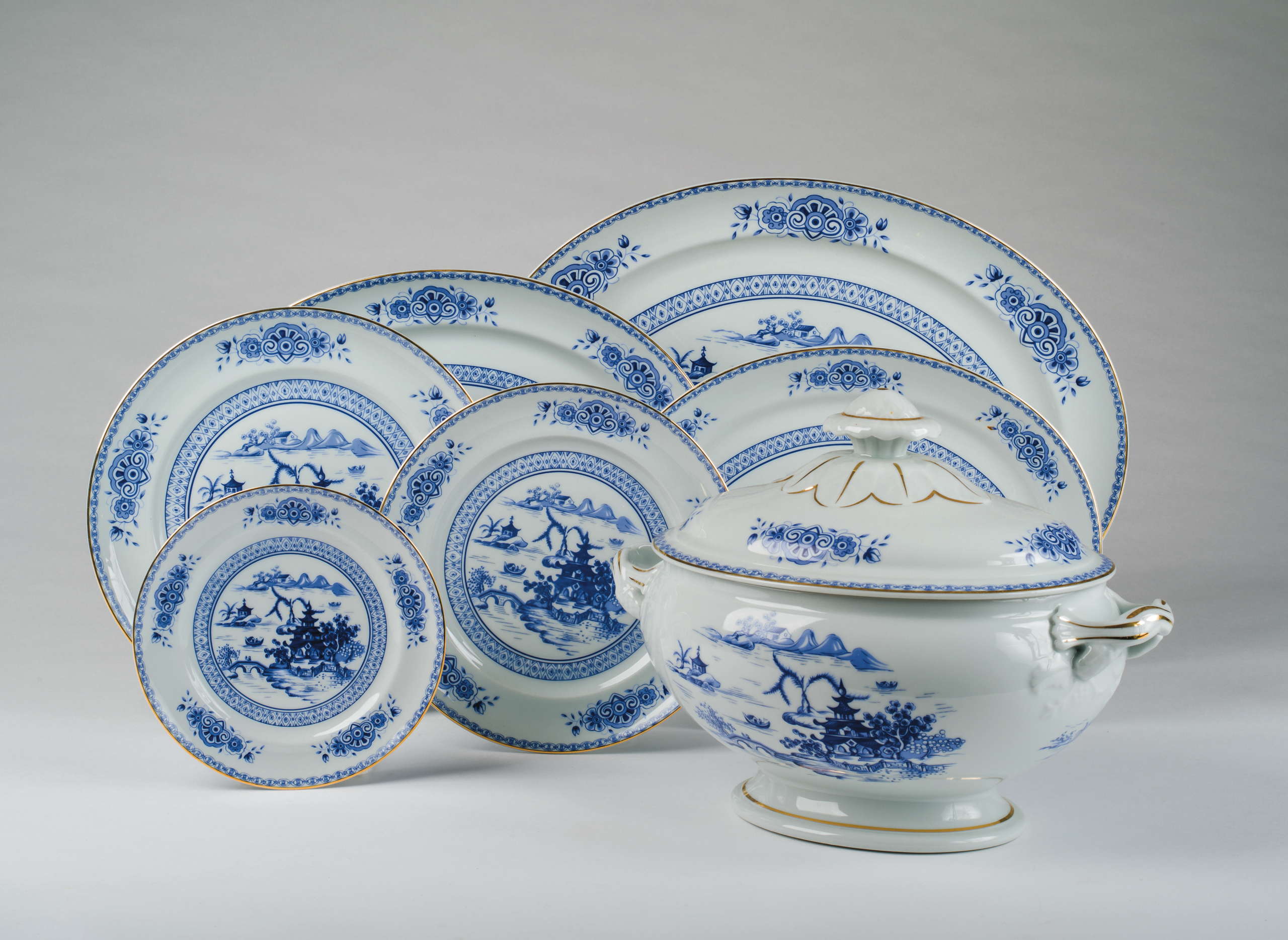 SET OF PORTUGUESE VISTA “ALEGRE” BLUE TRANSFER PRINTED DINNERWARE