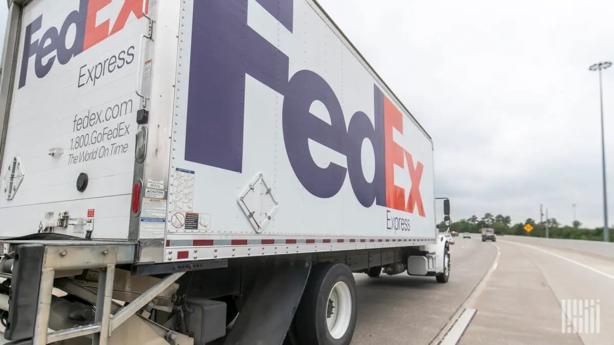 FedEx shares fall Q2 Earnings Miss(Profit Falls Short) NY Breaking News(01)