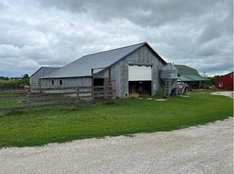 Home and 9.5 Acres Frontier Lane