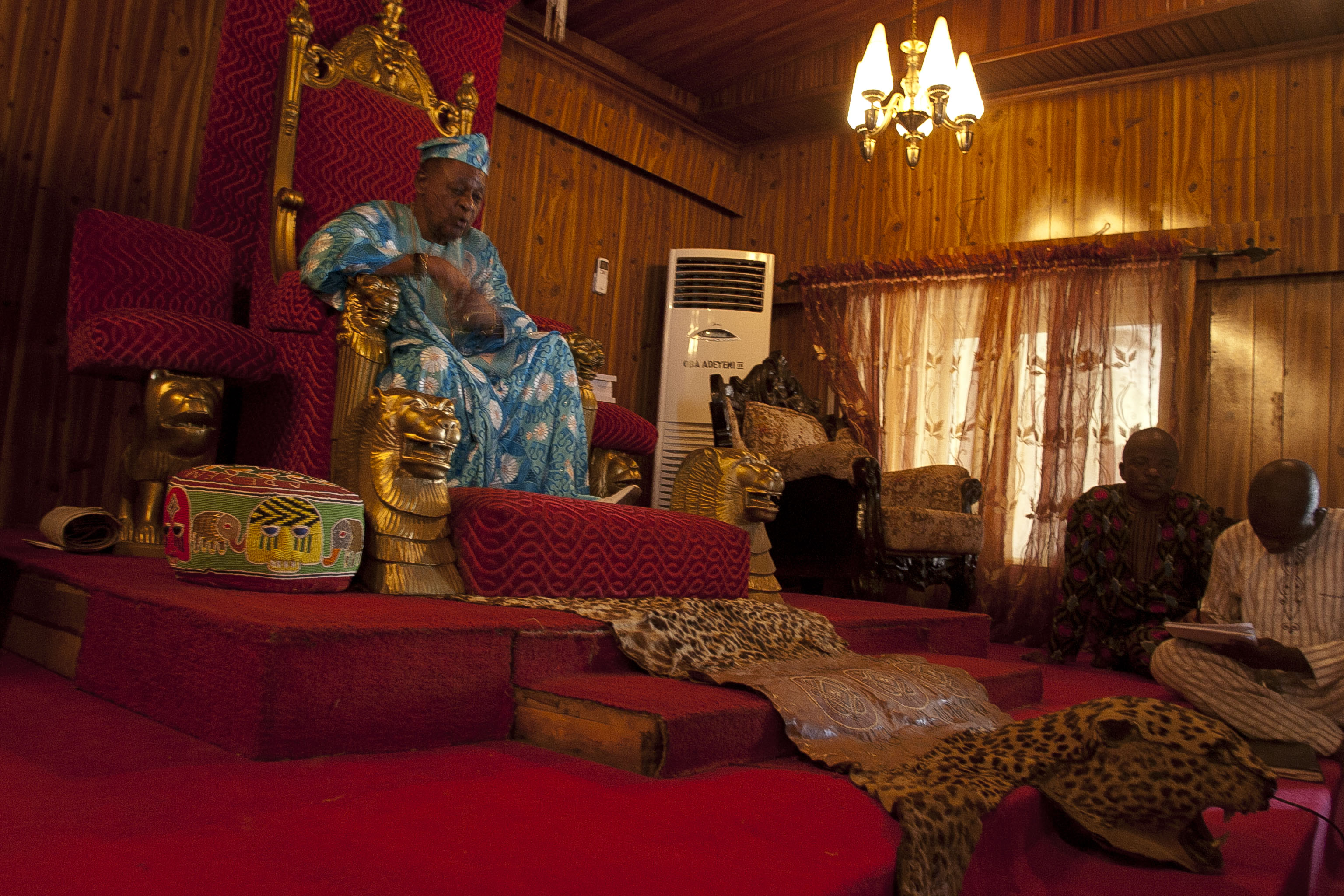 Meeting with a King The Aláàfin of Òyó North of Lagos