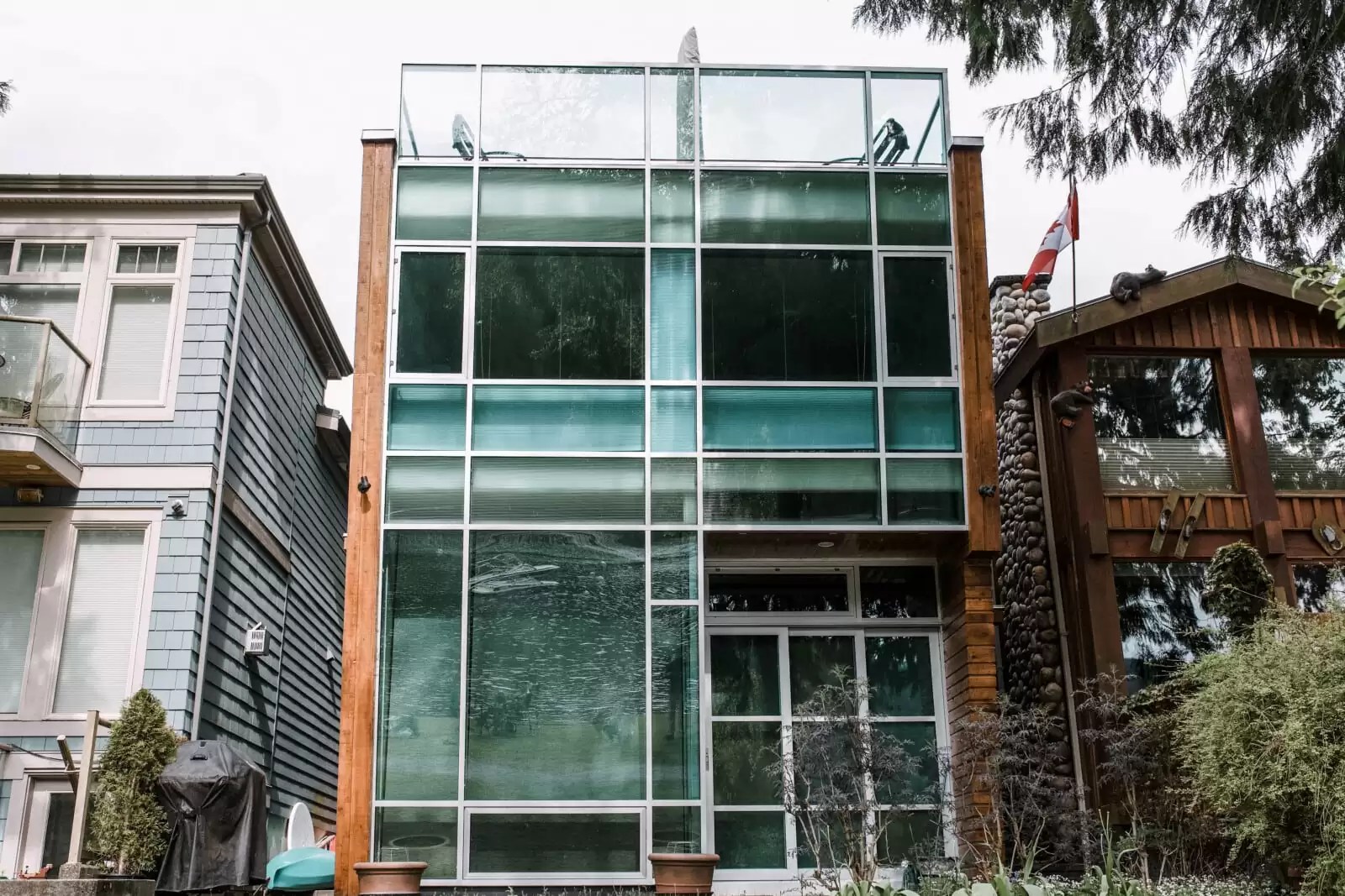 Showcase Stunning Cultus Lake Cabin Build Project