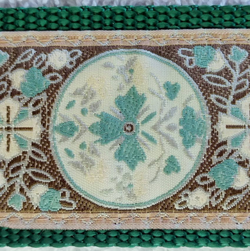 2ML849 Circle Tapestry of Cream, Brown and Turquoise Martingale Lead NorthwindNorthwind