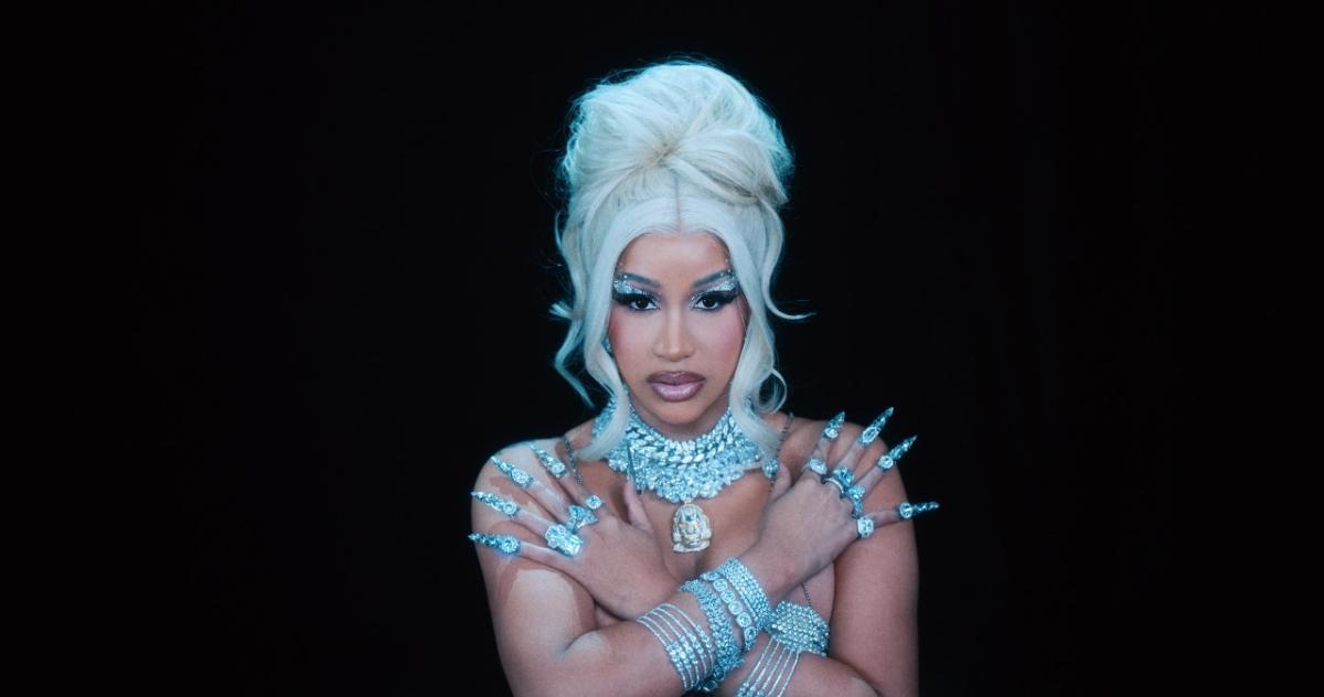 Cardi B Muestra Colaboración Con Call Of Duty En Su Nuevo Vídeo — No