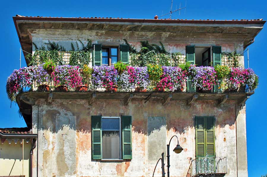 35 World's Most Beautiful Balconies