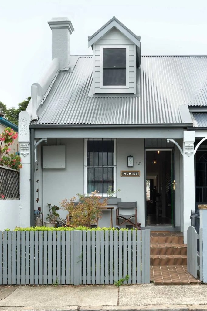 Renovation of a singlestory dwelling in innercity Newtown