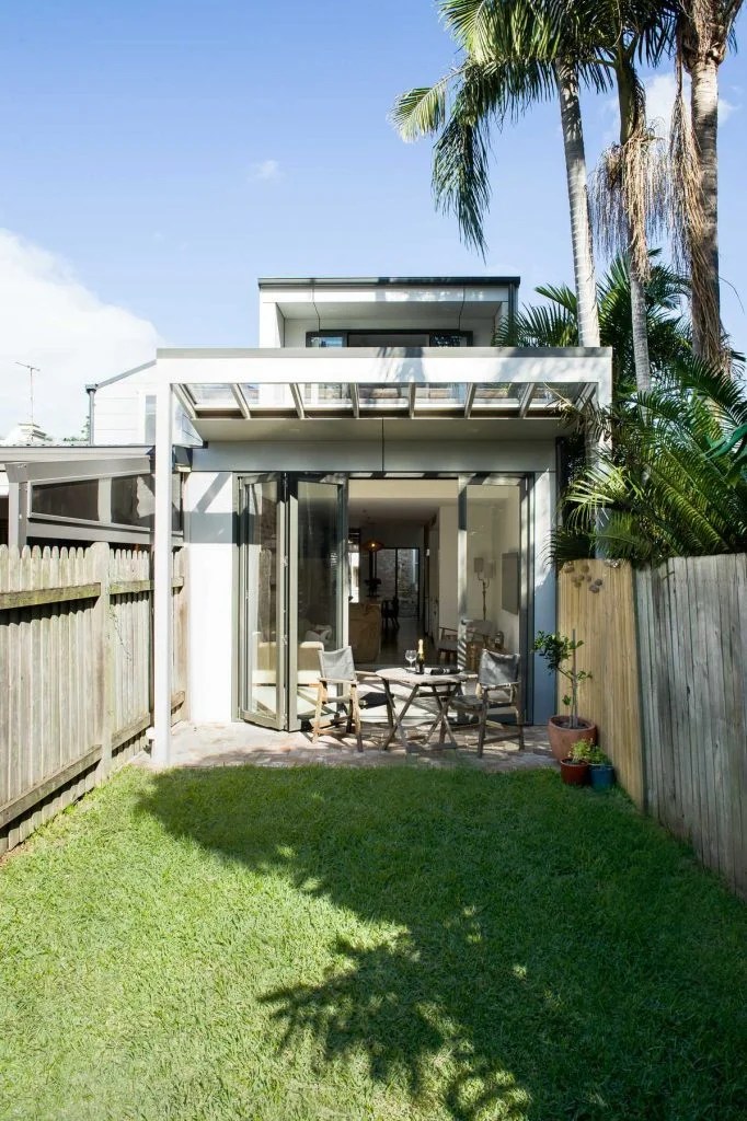 Renovation of a singlestory dwelling in innercity Newtown