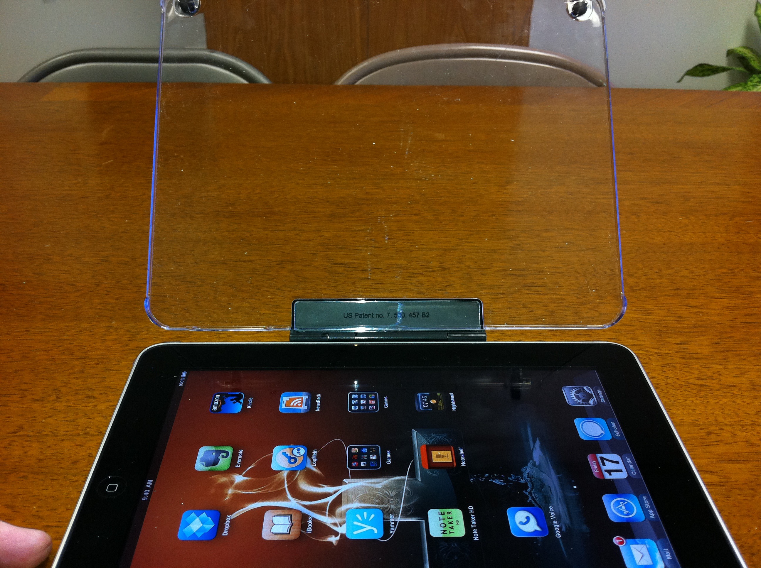 Review Crystal iPad Folio Case and Stand a Disappointment
