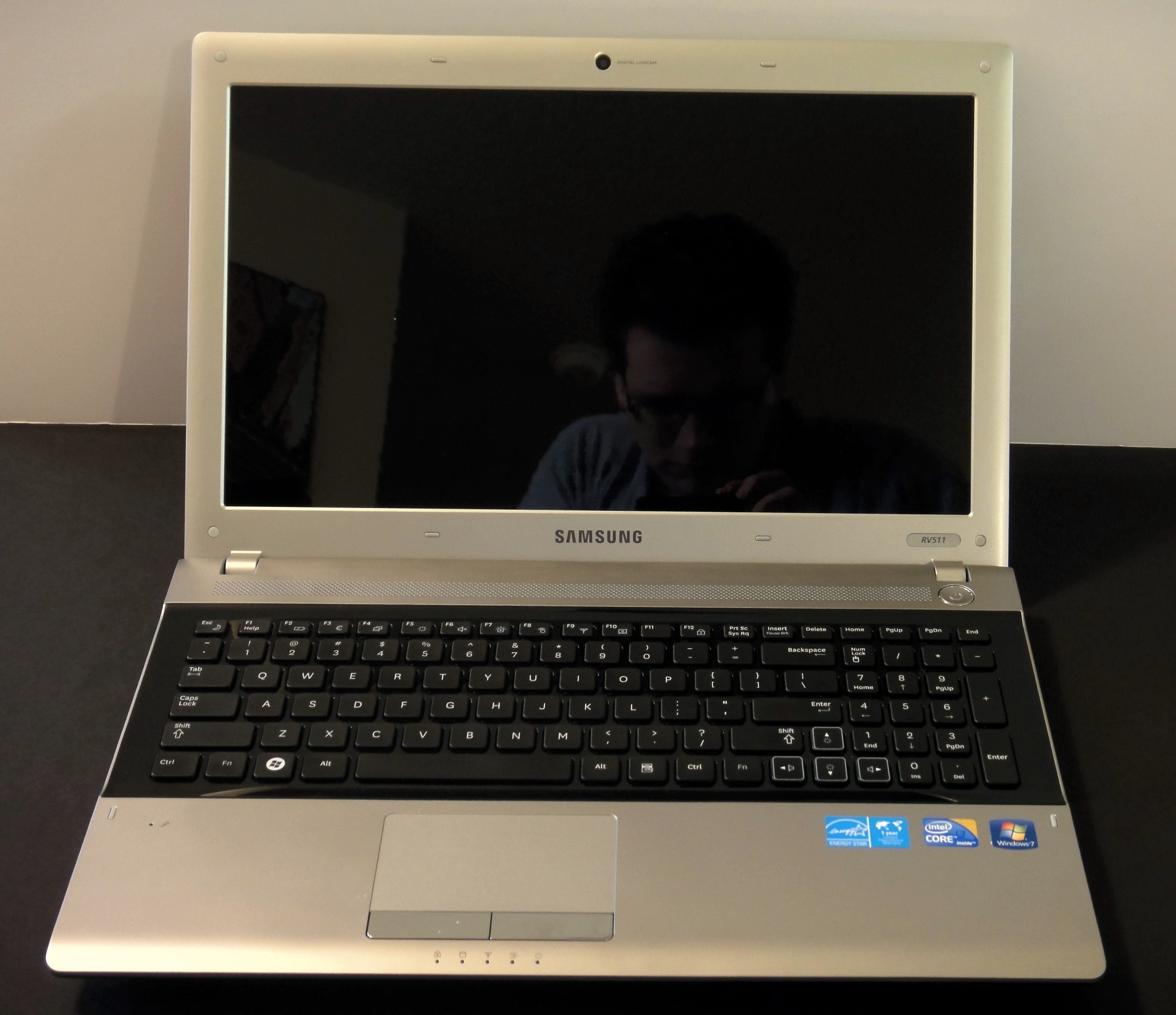 Samsung RV511 Hand on and First Impressions