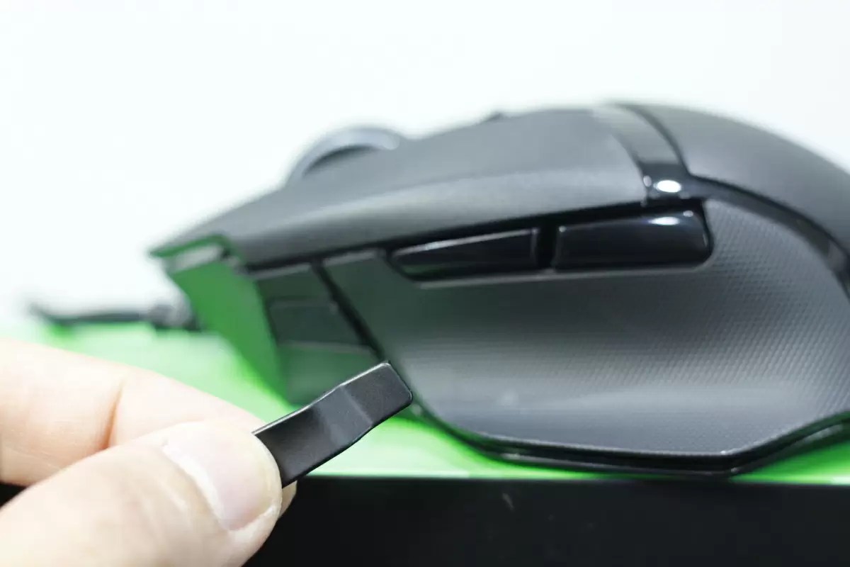 RAZER BASILISK v2 เกมมิ่งเมาส์ สายมาโคร 20,000 DPI พร้อม