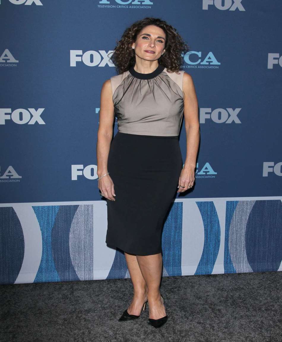 Melina Kanakaredes Birthday, Real Name, Age, Weight, Height, Family