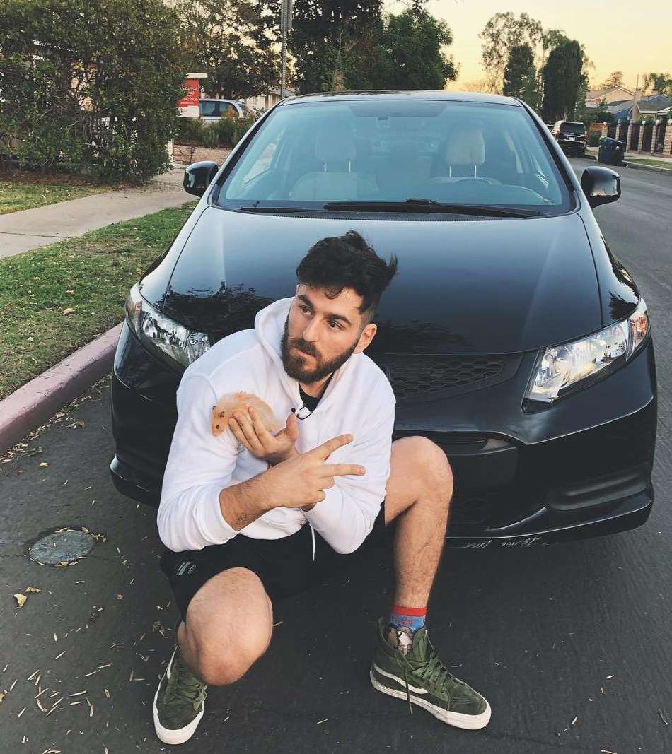 Julien Solomita Birthday, Real Name, Age, Weight, Height, Family, Facts