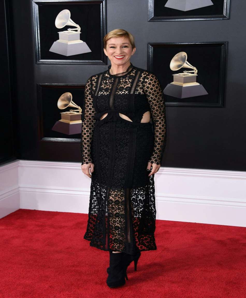 Crystal Lewis Birthday, Real Name, Age, Weight, Height, Family, Facts