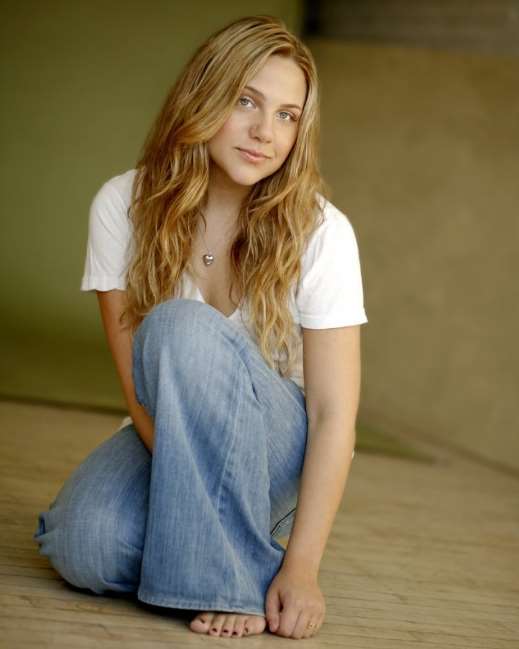 Lauren Collins Birthday, Real Name, Age, Weight, Height, Family, Facts