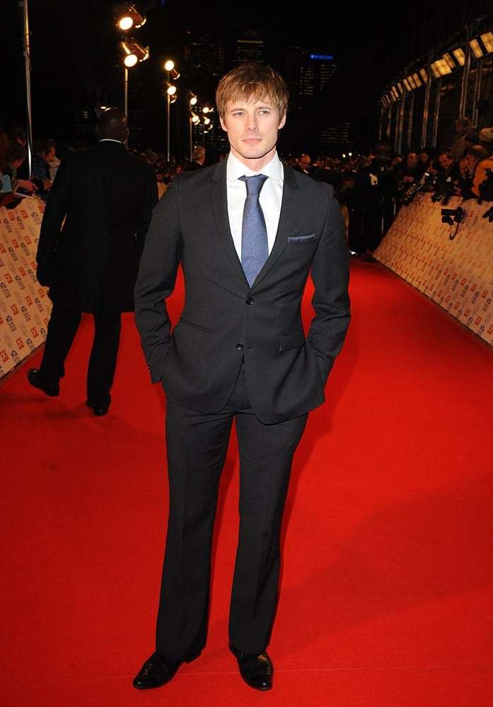 Bradley James Birthday, Real Name, Age, Weight, Height, Family, Facts