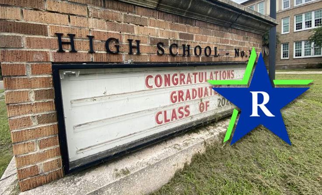 Se revela el logotipo de Riverside High School recientemente renombrado